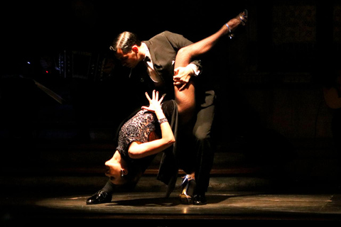 Aljibe Tango: Gourmetmiddag + Show +Transfer Gratis.