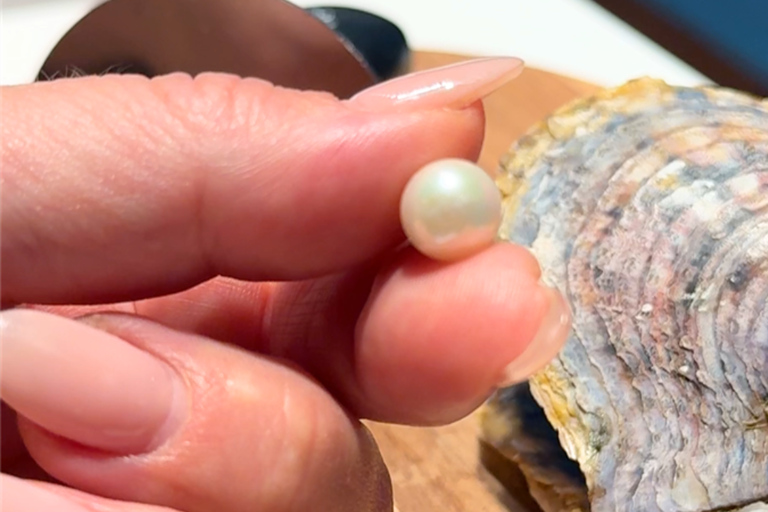 Tenerife: Pick a Pearl Experience Tenerife: Pick A Pearl Experience (With Jewelry Setting)