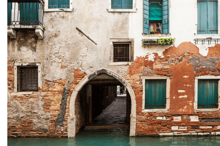 Venedig: Mystiska berättelser om spöken och mord