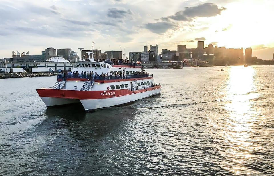 Boston: Boston Harbor Sunset Cruise