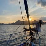 Rio de Janeiro: Tour in barca a vela al tramonto con open bar