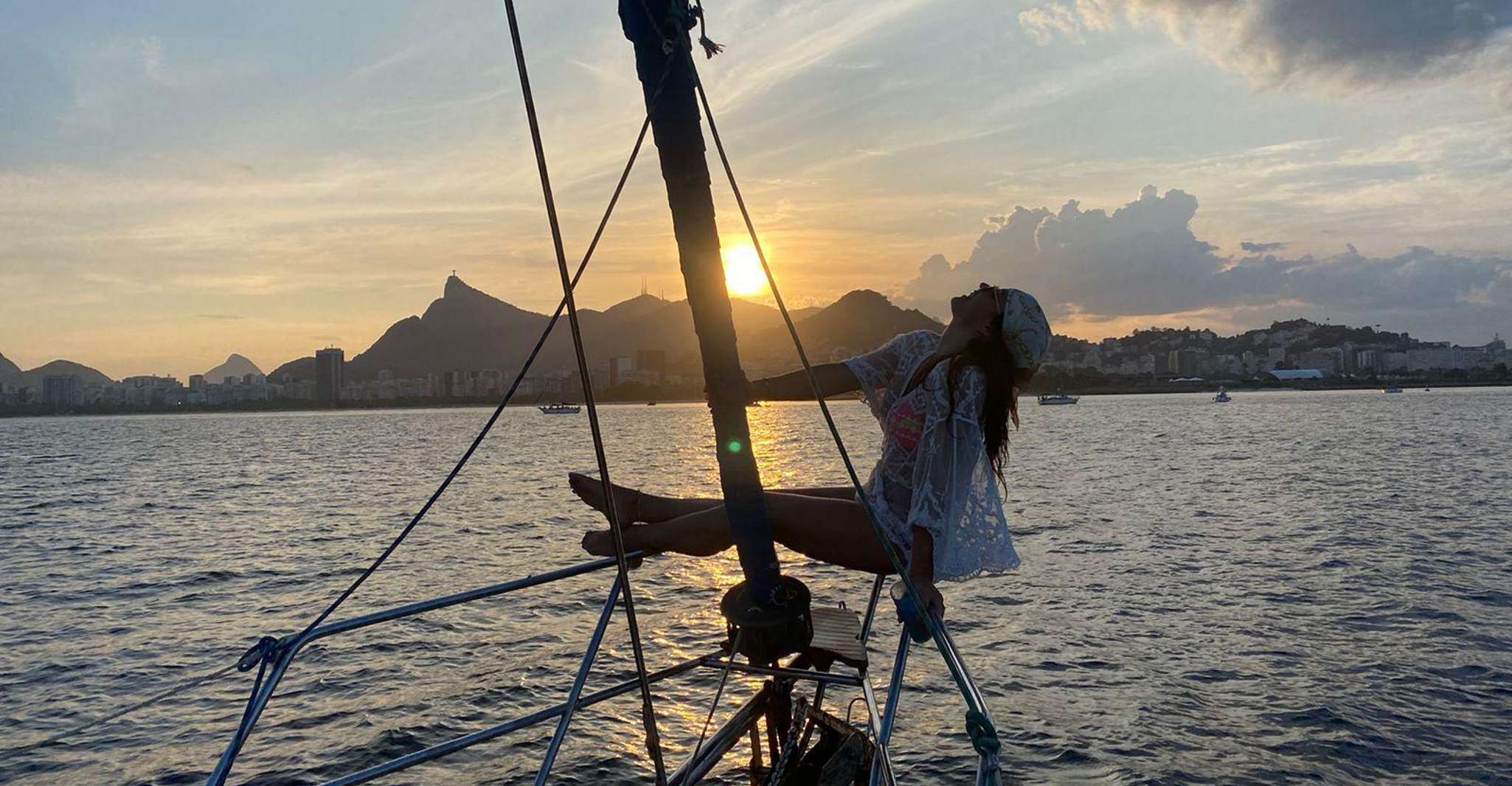 Río de Janeiro, paseo en velero por la puesta del sol con bebidas - Hizvo