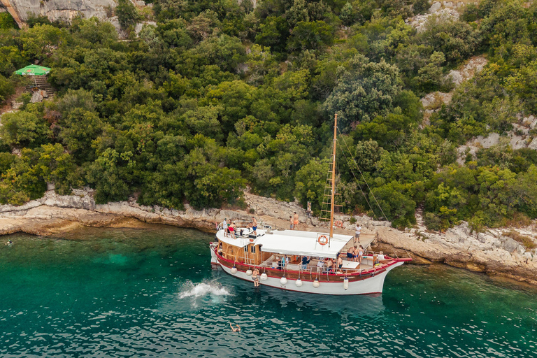 Rovinj: Red Island & Lim Fjord boat tour with BBQ & Swimming