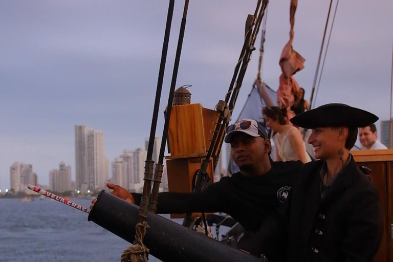 Cartagena: Walking tour & Sunset Pirate Ship Cruise