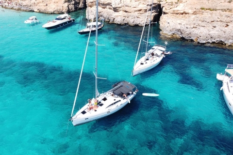 Malta: Całodniowy prywatny czarter jachtu żaglowego Mowgli