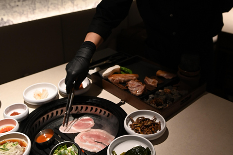 Seoul: Premium Korean BBQ - Live Grilling by a BBQ Master