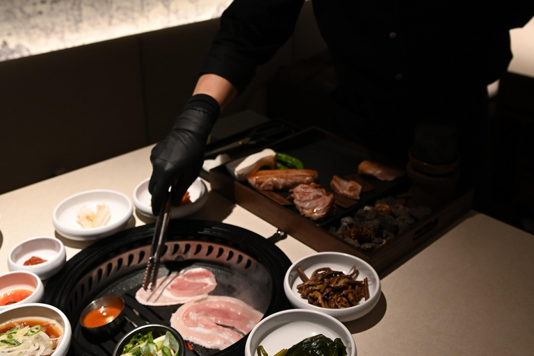 Seoul: Premium Korean BBQ - Live Grilling by a BBQ Master