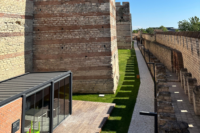 Tour delle Mura di Contantinopoli e del Palazzo Blachernea