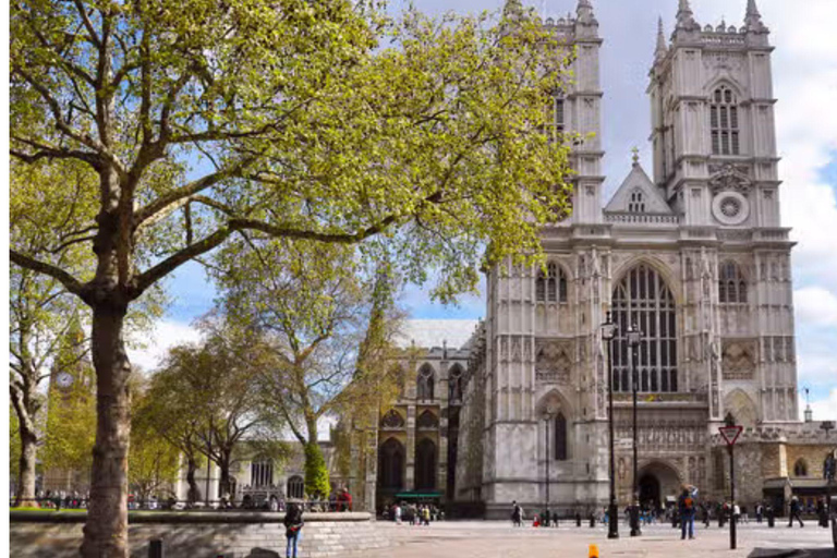 London: 6.30pm Highlights Walking Tour with Local Guide