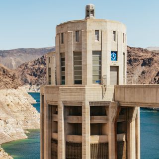 Las Vegas: Hoover Dam Walk-on-the-Top Tour with Lunch