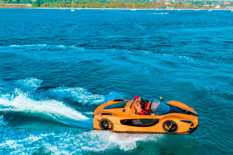 桑给巴尔：喷气式汽车骑行搭配无人机航拍（含接送服务）桑给巴尔：喷气式汽车骑行体验（含无人机航拍，接送服务包含在内）