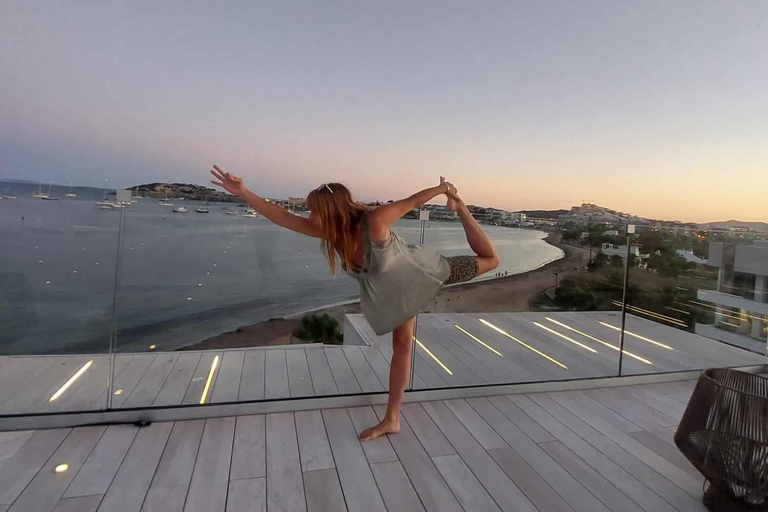 YOGA E MEDITAZIONE IN SPIAGGIA O NELLA FORESTA