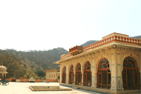 Les joyaux cachés de Jaipur avec un habitant (visite d'une demi-journée en voiture climatisée)