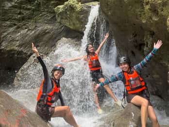 Cebu: Shared Tour Kawasan Falls Canyoneering & Ziplining