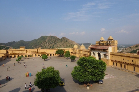 Vanuit New Delhi: 2 Daagse Hoogtepunten Jaipur Stadstour met GidsStadstour Jaipur vanuit Delhi met chauffeur