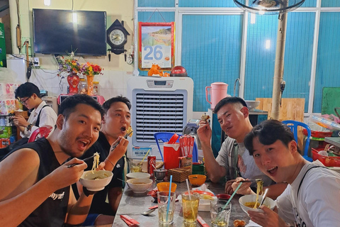 Ho Chi Minh City: Eleven-Tastings Food Tour by Scooters