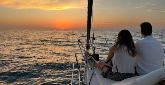 Porto: rondvaart per zeilboot bij zonsondergang met wijn en charcuterie