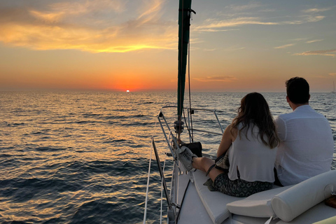 Porto: Encantador passeio de veleiro ao pôr do solPorto: Charmoso cruzeiro em veleiro ao pôr do sol