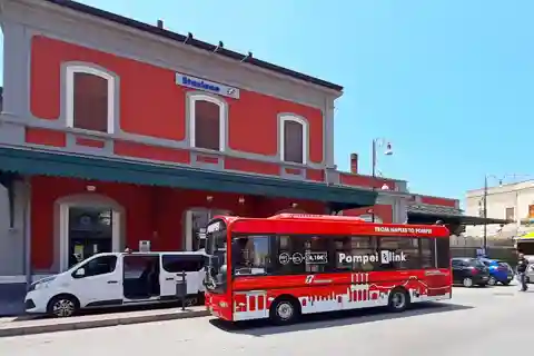 Pompei LINK: Easy Train+Bus connecting Naples & Pompei Scavi