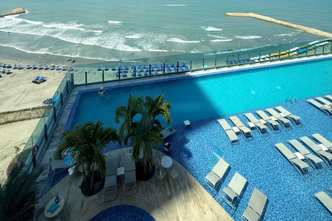 Luxury Day Pass at Hotel Estelar with Brunch Menu and Infinity Pool Luxurious Day at the Estelar Hotel: Brunch Menu and Infinity Pool