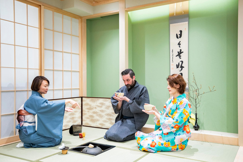 Tokyo: Tea Ceremony Experience with a Tea Master in Ginza