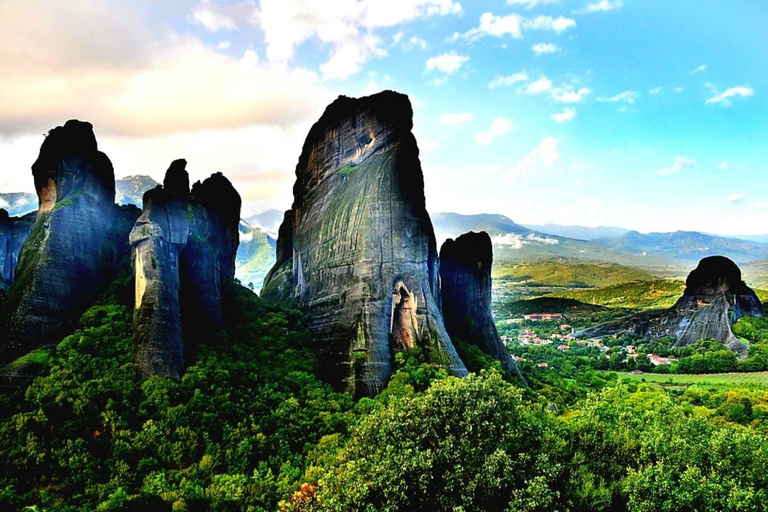 Meteora Monasteries: Full Day Tour from Athens