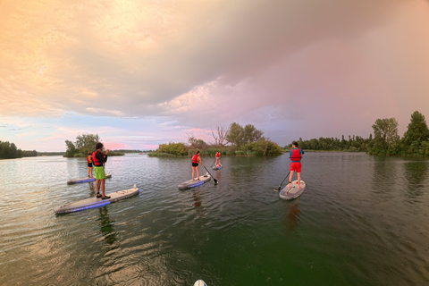 Lyon: Sunset Apéro on a lighted paddleboard at Miribel Jonage Park Lyon: Sunset aperitif on illuminated paddleboards at Miribel Jonage Park