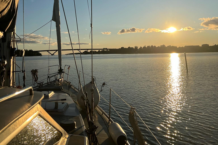 Gothenburg: Swedish Archipelago Sail Tour with Shrimp Meal