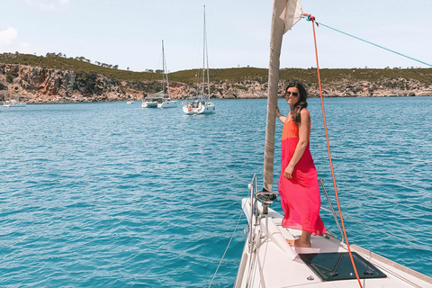 Palma: Private Half-Day Sailing Trip with Tapas & Drinks Shared sailing boat Tour - Snacks and soft drinks included