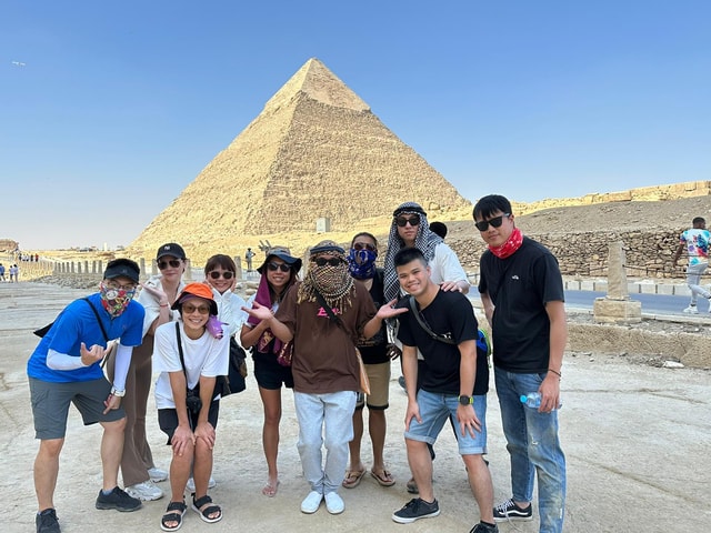 Cairo: Day Tour to Pyramids, Sphinx, Saqqara, and Memphis