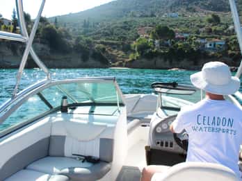 Tour di Kalamata - Kitries in barca per fare snorkeling