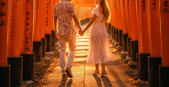 Kyoto: Fushimi Inari Sunrise Photoshoot & Storytelling Walk