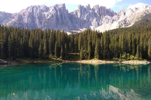 Randonnée guidée dans le Tyrol du Sud et les Dolomites avec un guide de randonnée IML.