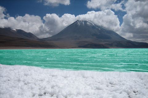 La Paz: Uyuni zoutvlakte en Incahuasi eiland |5 dagen met de bus