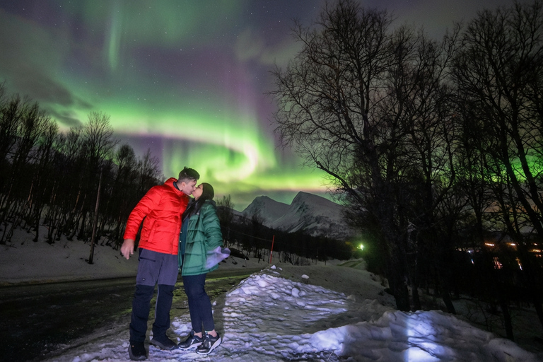 Tromsø: Aurora Tour with Photos & Warm Bodysuits