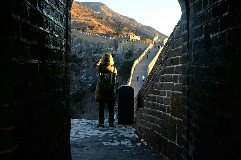 Piccolo gruppo alla Grande Muraglia di Mutianyu con servizio di prelievo in hotel inclusoPiccolo gruppo per la Grande Muraglia di Mutianyu con servizio di prelievo in hotel incluso