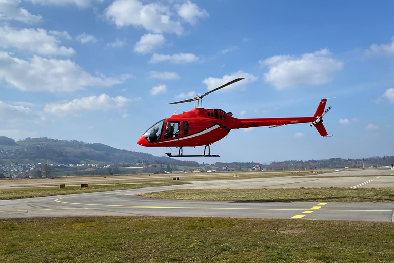 Bern: Exclusive Helicopter-Tour for 4 over the Swiss Capital