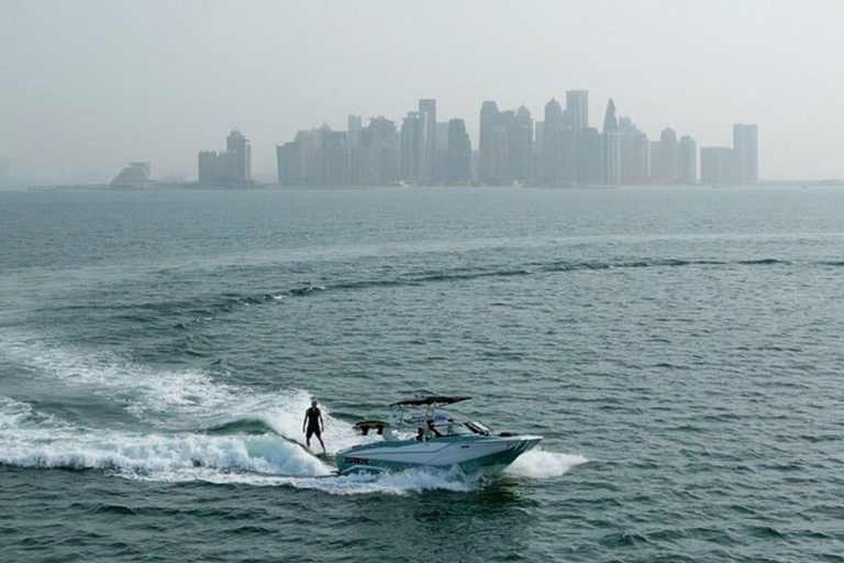 Doha: Exklusives Wakeboard-Abenteuer in Katar