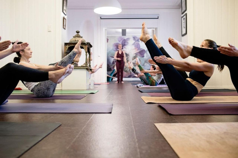 Urban Serenity: Yoga & Ayurvedic Brunch Experience in Oslo