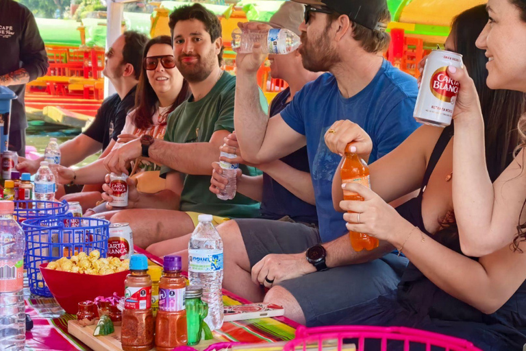 Mexico City: Xochimilco Trajinera Tour with Drinks & Tacos