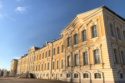 Von Riga aus: Ausflug zum Berg der Kreuze, Rundale-Palast und Bauska