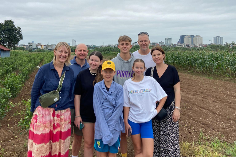 Histoire, culture, visites et divertissements à Hanoï en JeepHanoi Highlights &amp; Secret Spots Jeep Adventure