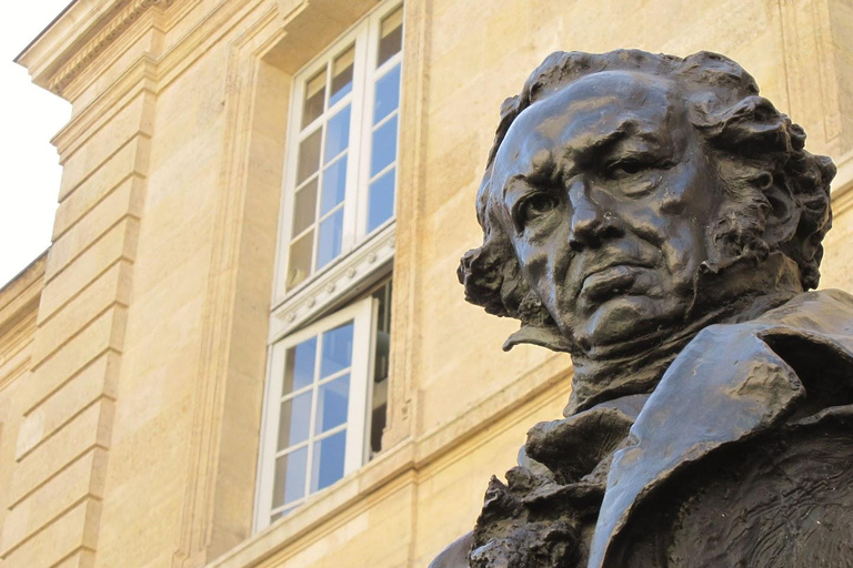Bordeaux: Famous Figures 2h Walking Tour