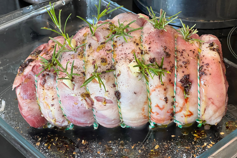 Inverness: Highland Dining and Folklore Experience