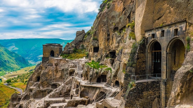 Tbilisi: Borjomi, Rabati & Vardzia Avontuur rondleiding