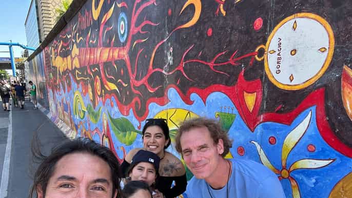 Berlin: Berlin Wall & East Side Gallery Walking Tour