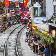 Excursión: tour en grupo reducido por Hanói y la calle del Tren