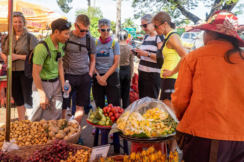 Siem Reap: Poranna wycieczka kulinarna i targowa Vespą