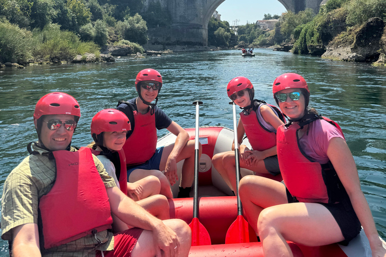 موستار: مغامرة التجديف في نهر نيريتفا