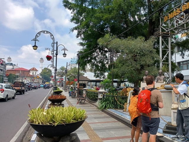 Bandung Brew Walk: Coffee Culture, and History Walking Tour
